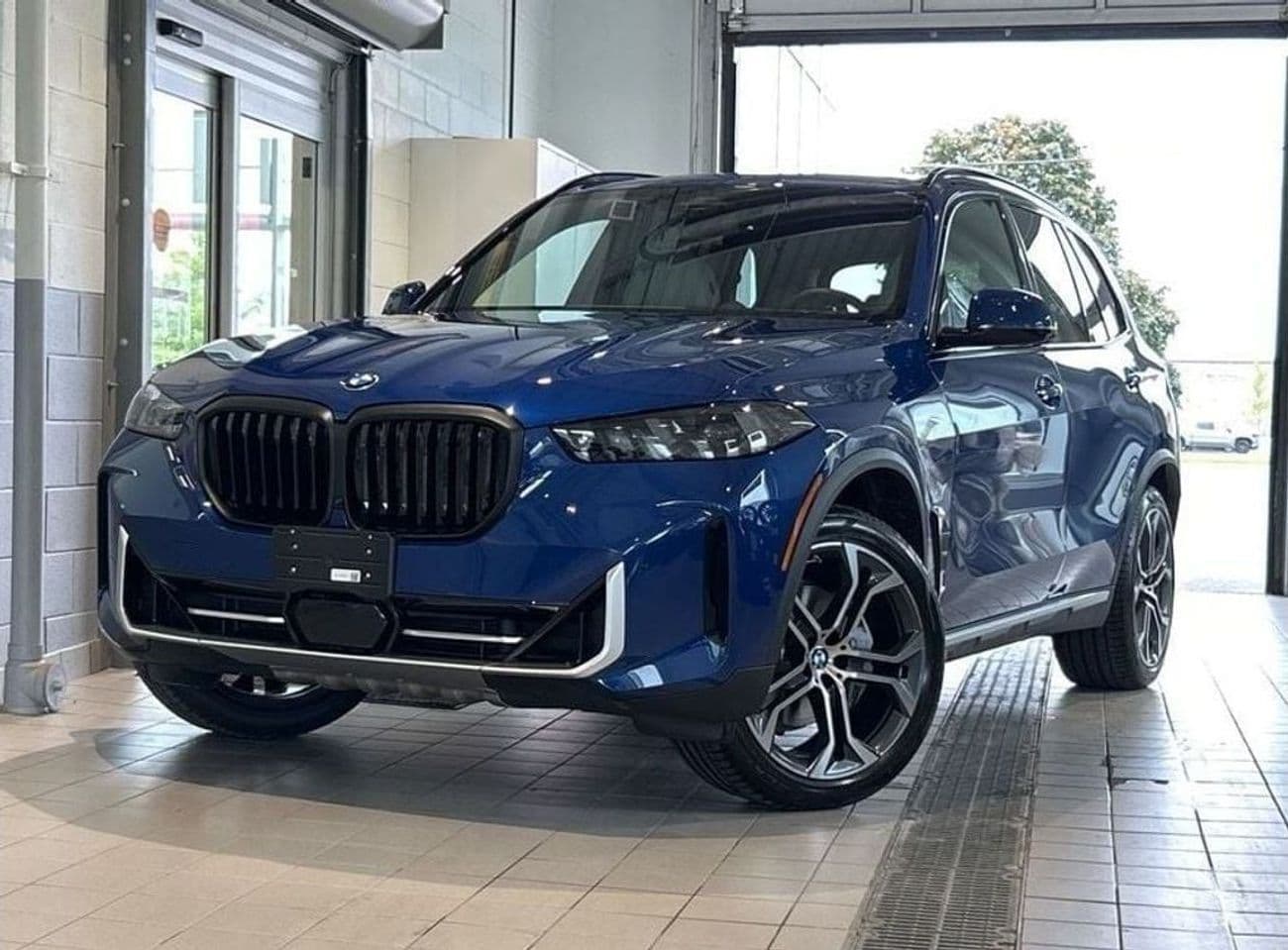 2025 BMW X5 XDRIVE40i M SPORT