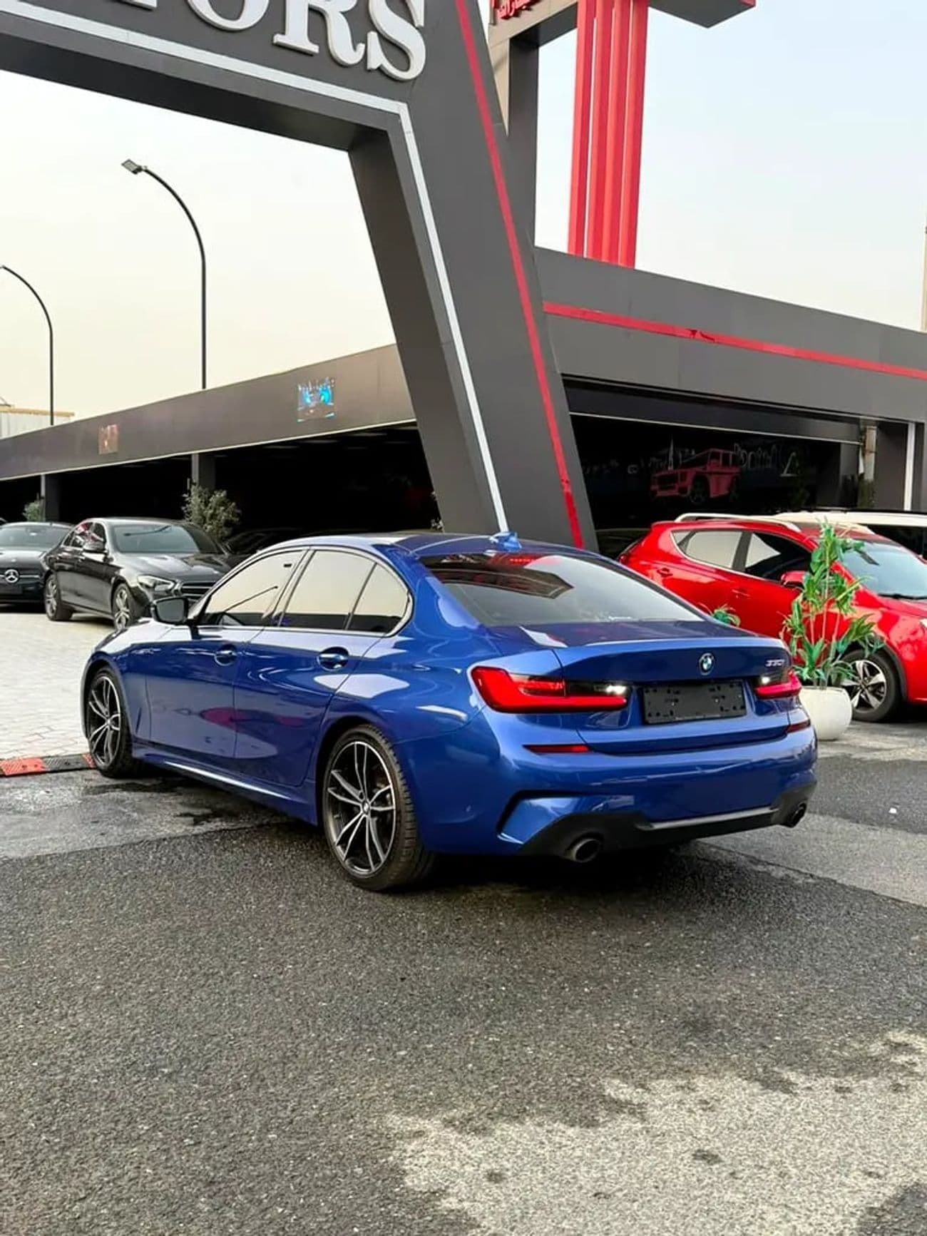 2020 BMW 330i M SPORT thumbnail 6