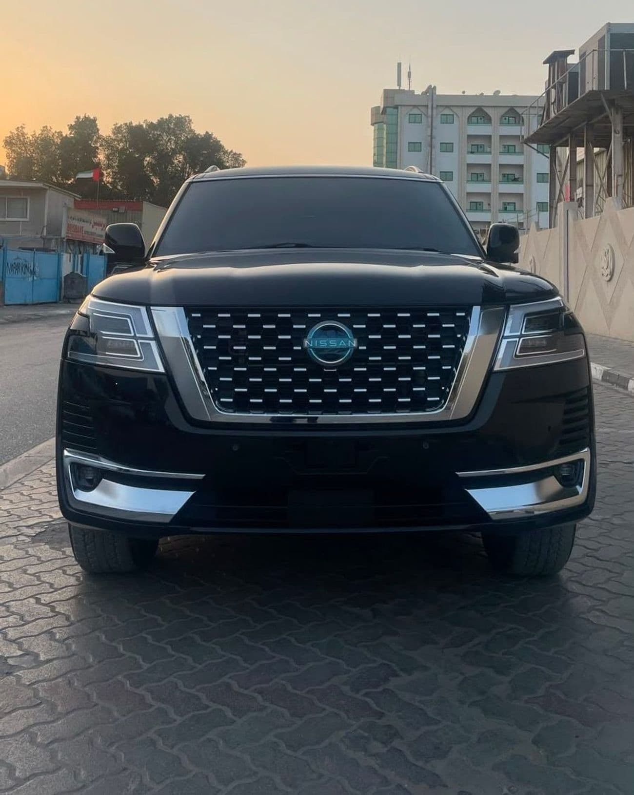 2023 Nissan Patrol LE T2 thumbnail 4