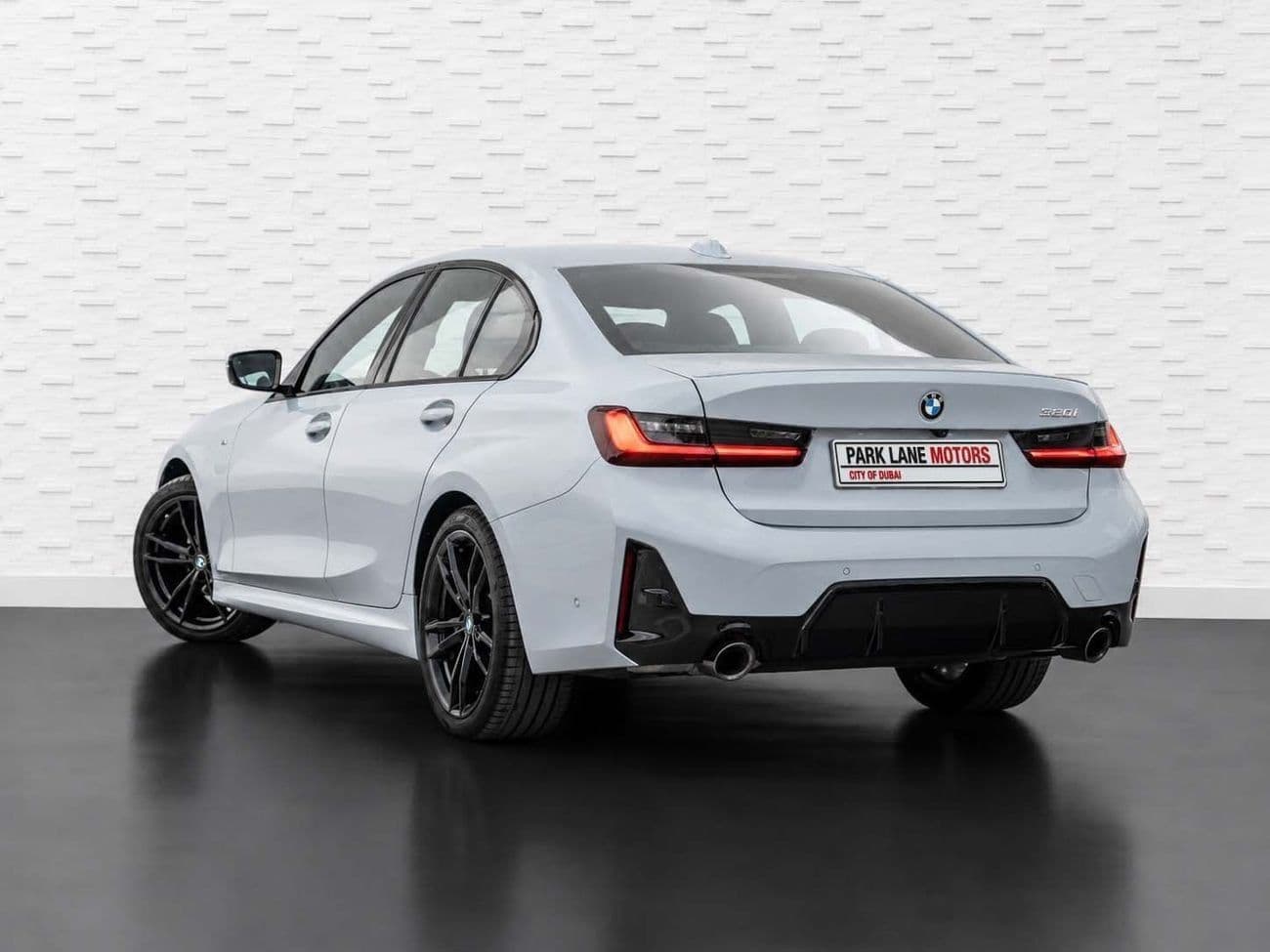 2024 BMW 320i SHADOW PACKAGE thumbnail 3