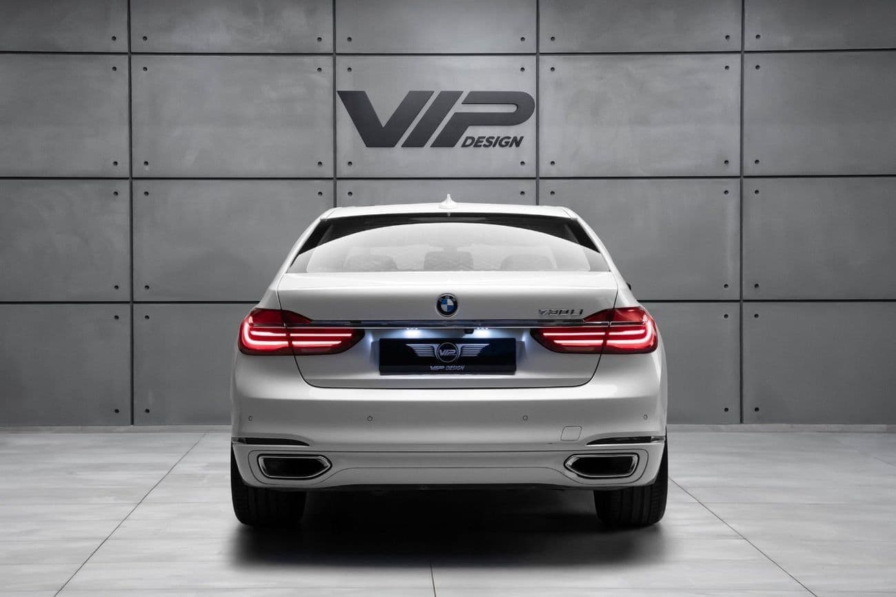 2018 BMW 730Li EXCLUSIVE thumbnail 5
