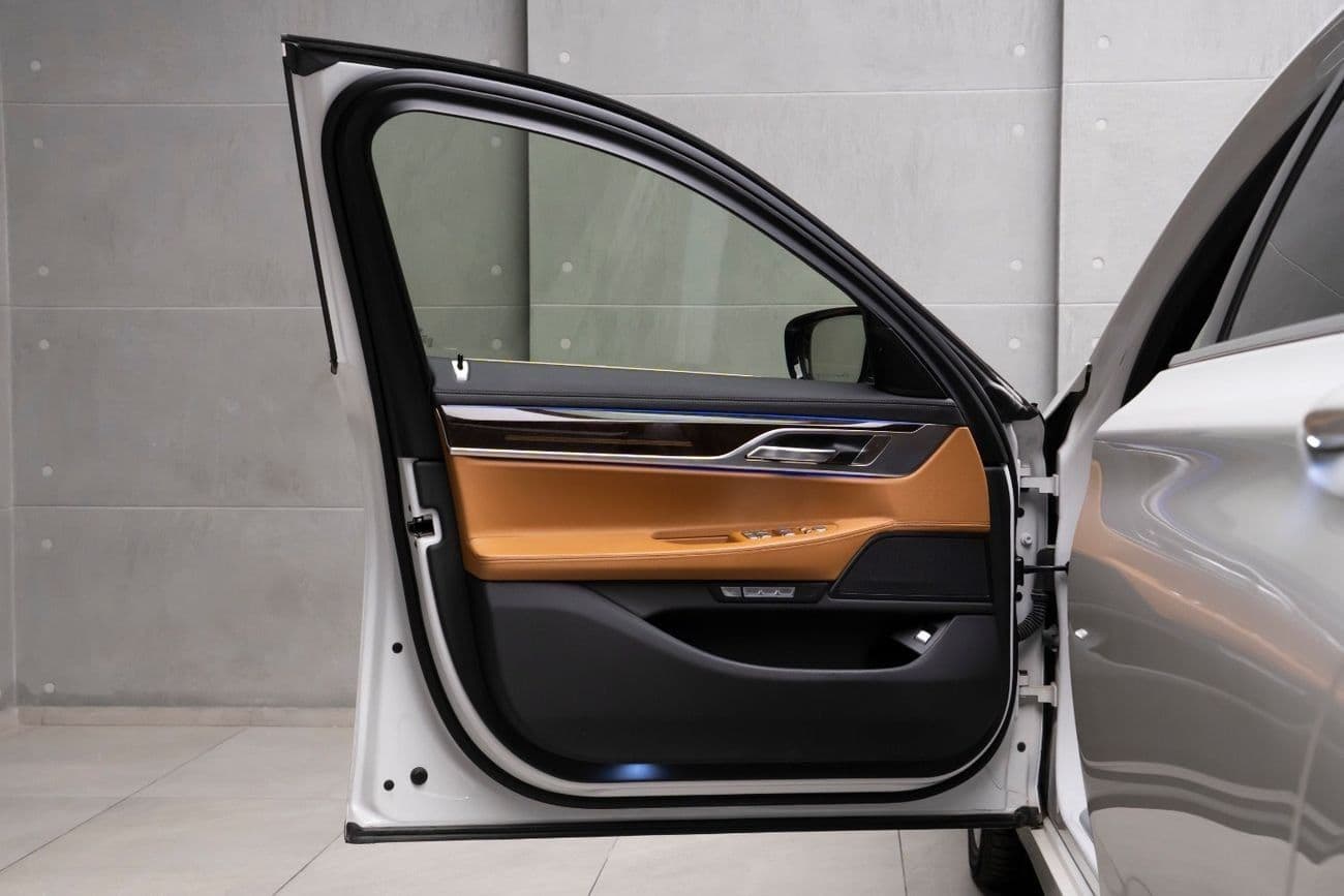 2018 BMW 730Li EXCLUSIVE thumbnail 7