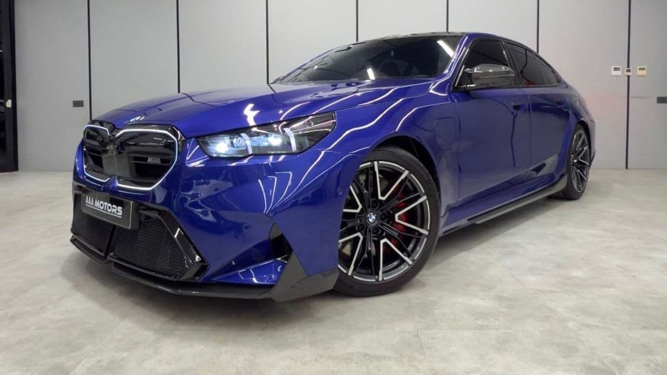 2026 BMW M5 Hybrid thumbnail 2