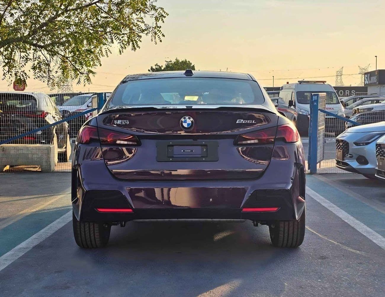2026 BMW 225i Active Tourer thumbnail 4
