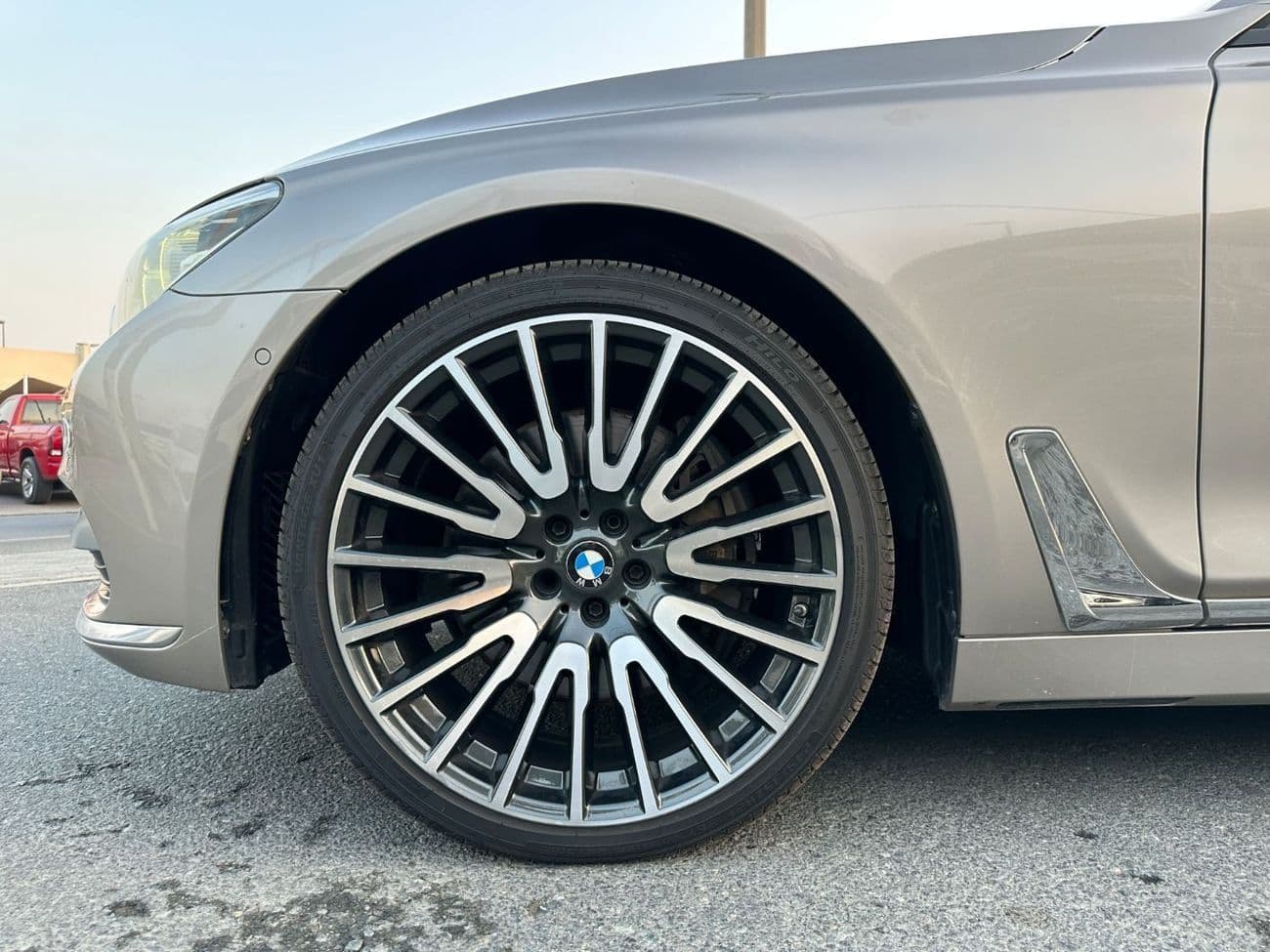 2016 BMW 750Li XDRIVE LUXURY thumbnail 7
