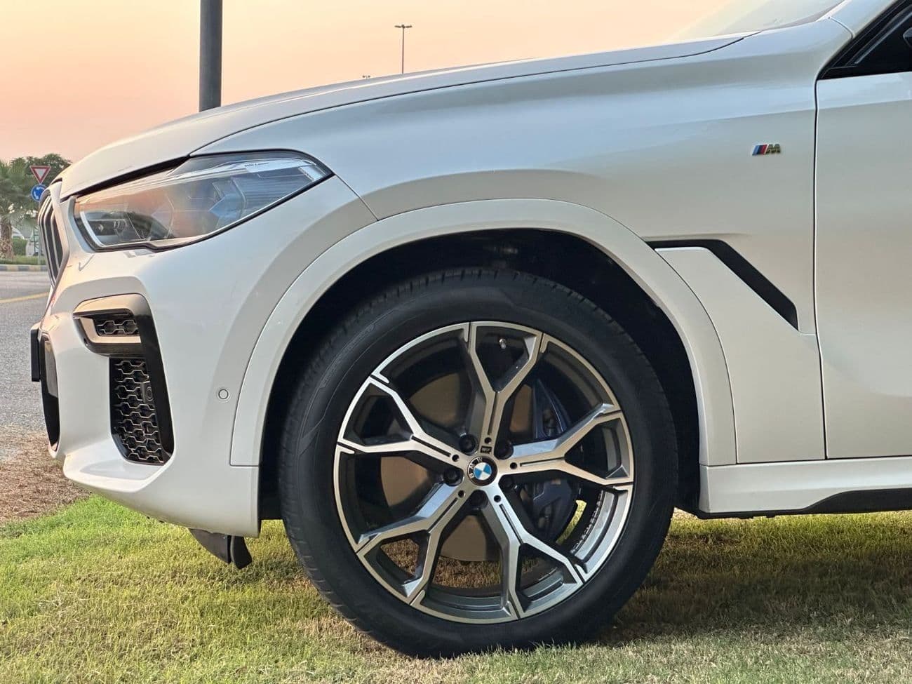 2023 BMW X6 XDRIVE40I M SPORT thumbnail 3