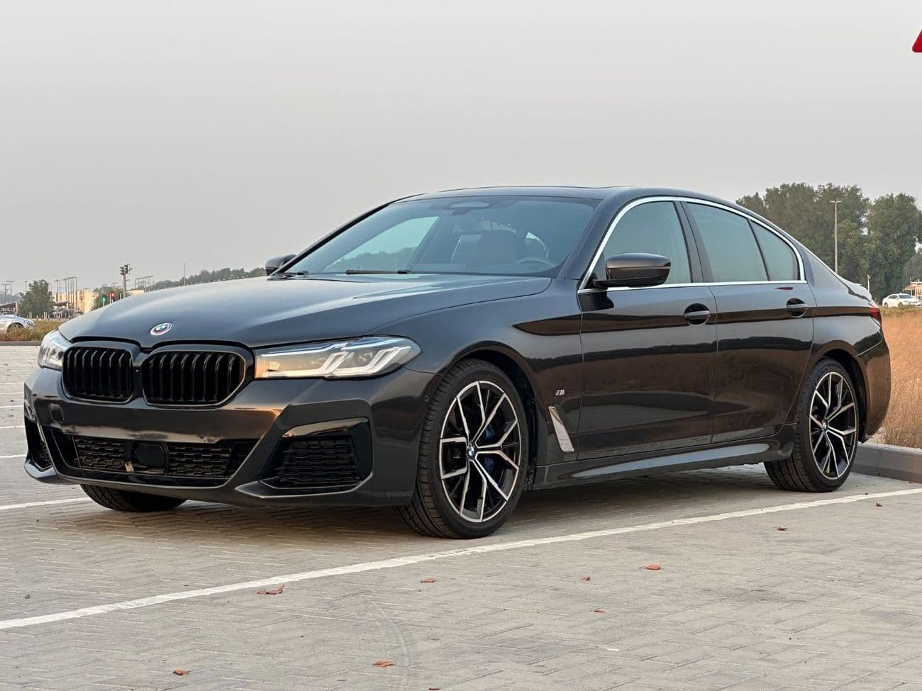 2023 BMW 530i LUXURY LINE EXCLUSIVE thumbnail 2