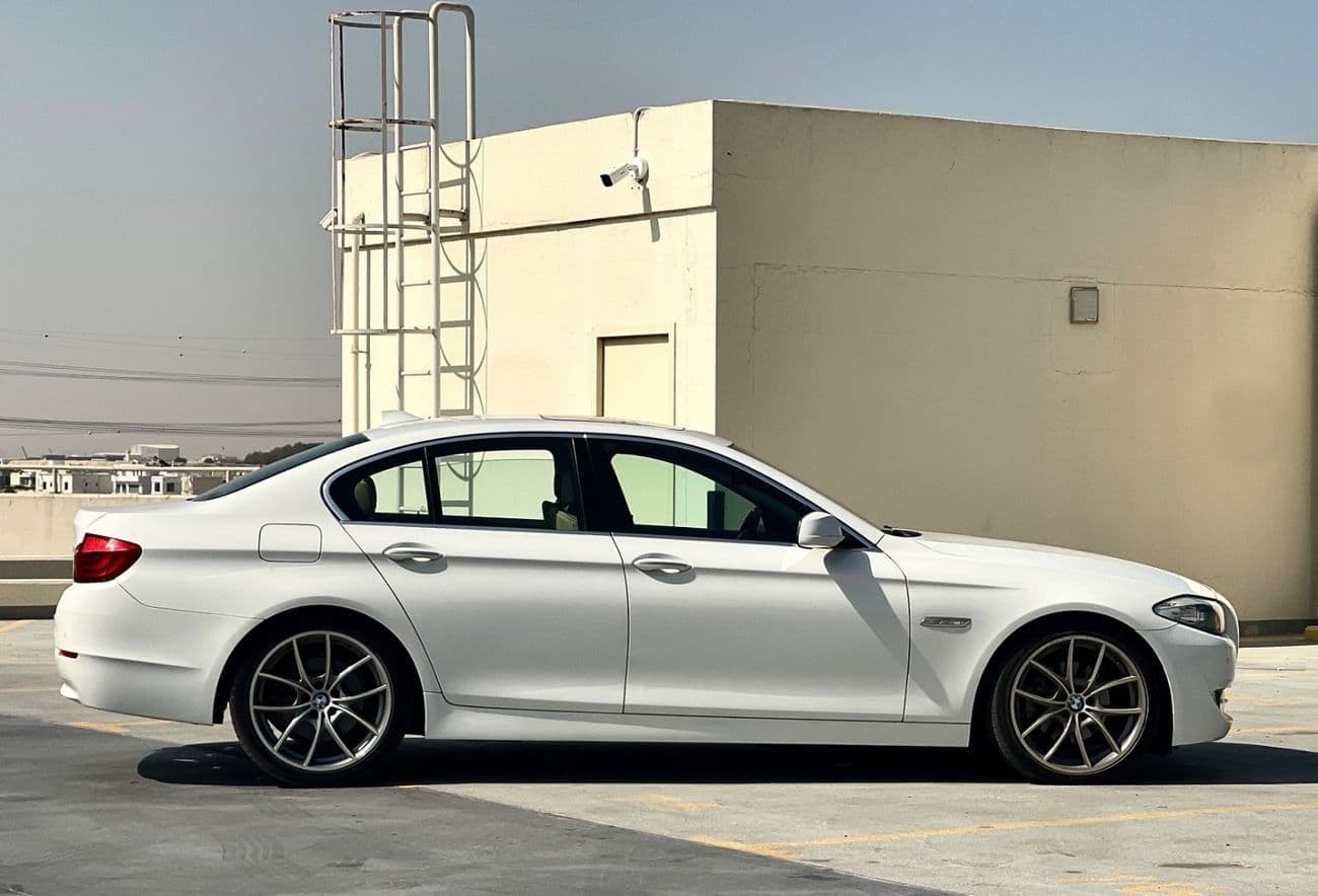 2012 BMW 528i EXECUTIVE thumbnail 3
