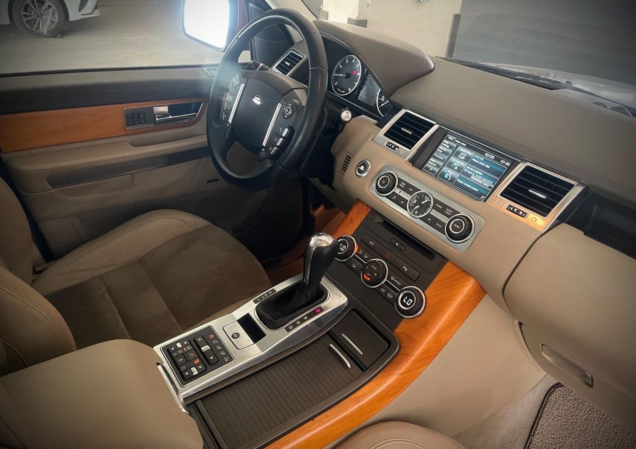 2013 Land Rover Range Rover Sport HSE RED thumbnail 8