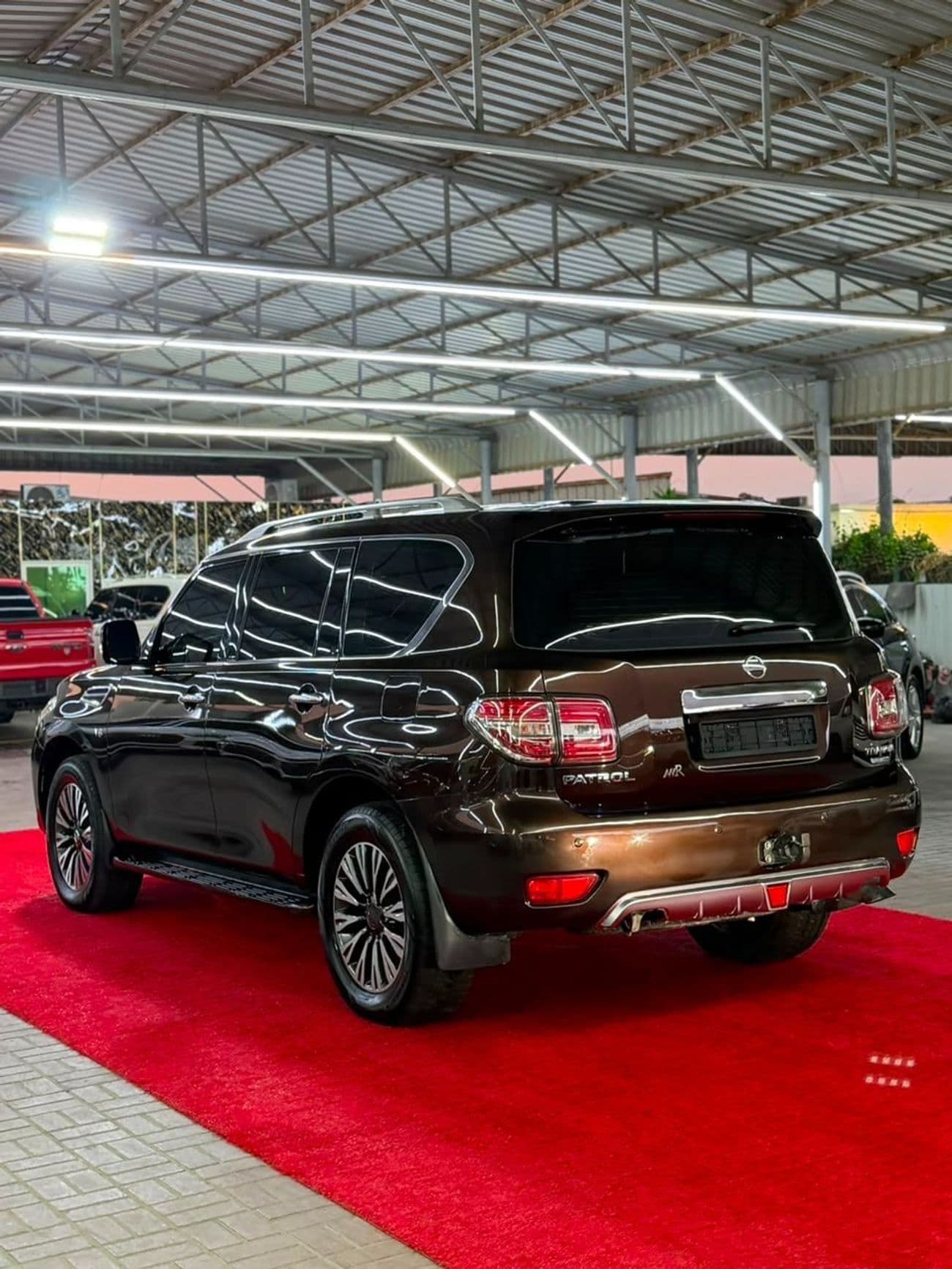 2017 Nissan Patrol LE T2 TITANIUM thumbnail 3