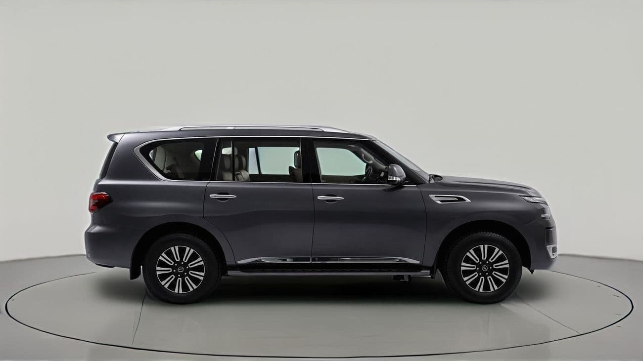 2024 Nissan Patrol SE TITANIUM thumbnail 3