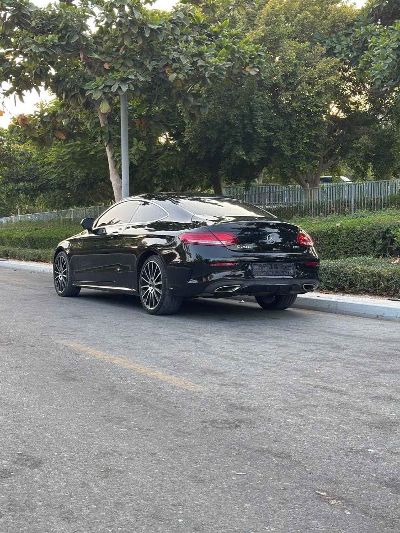 2018 Mercedes Benz C200 AMG thumbnail 4