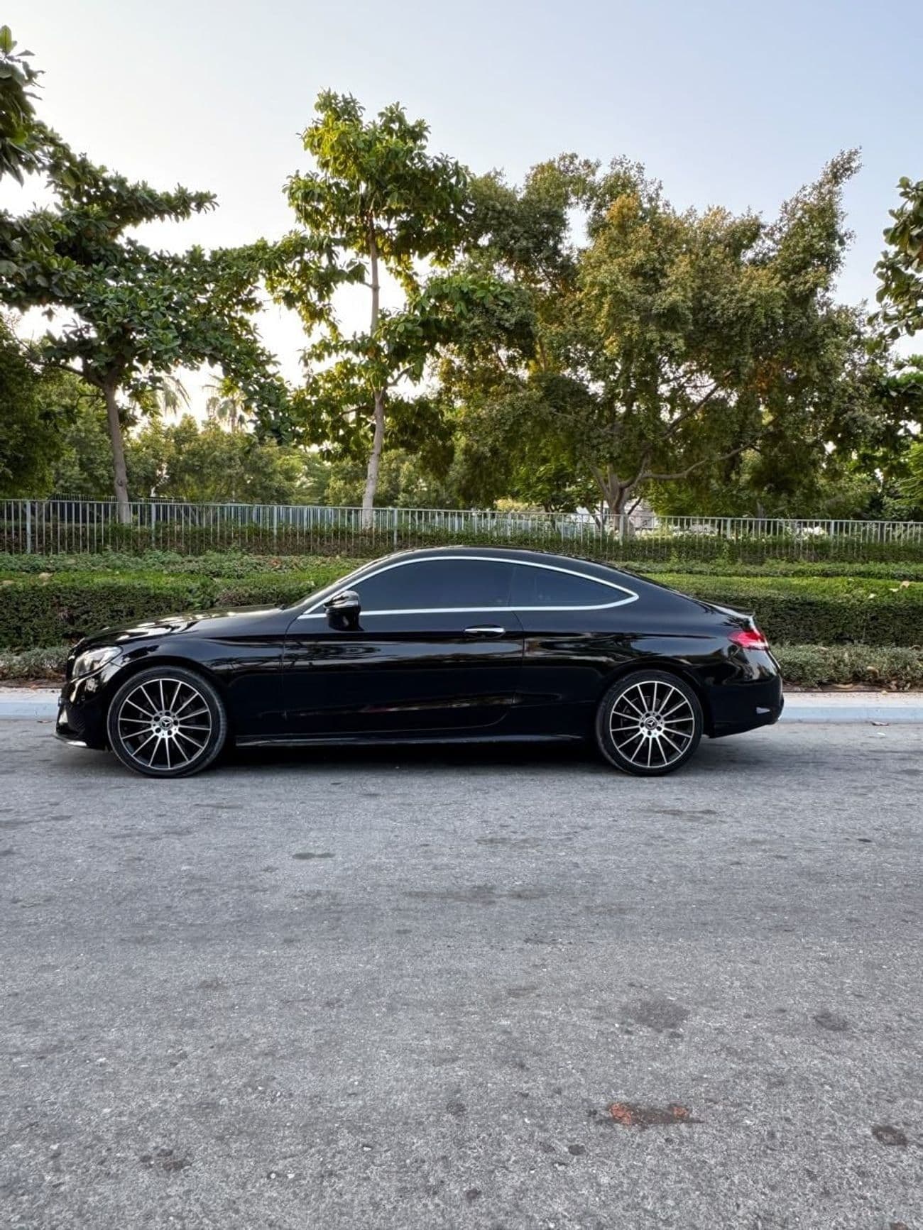 2018 Mercedes Benz C200 AMG thumbnail 5