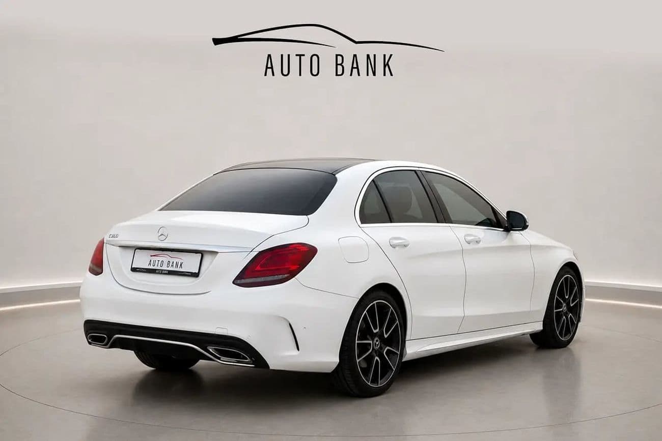 2020 Mercedes Benz C200 AMG thumbnail 4