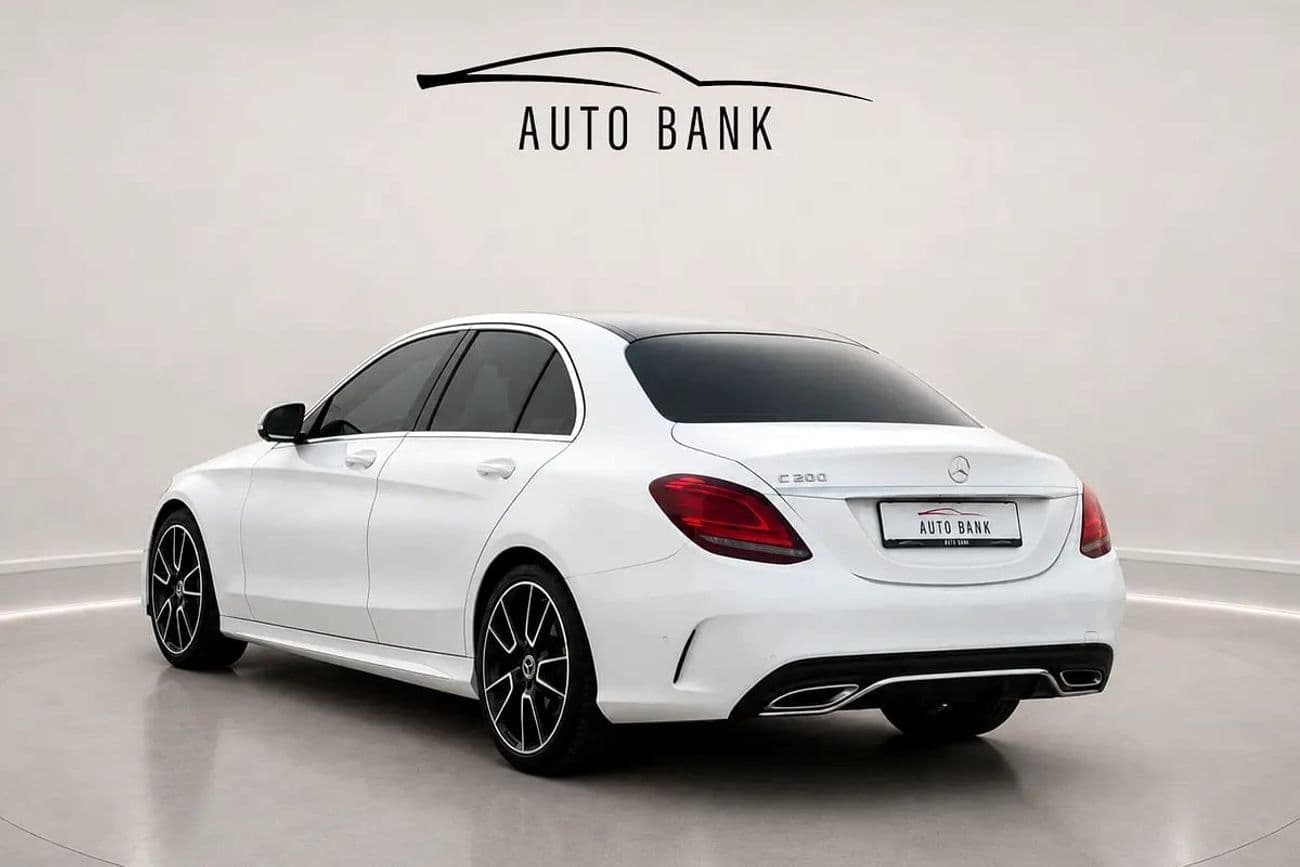 2020 Mercedes Benz C200 AMG thumbnail 5