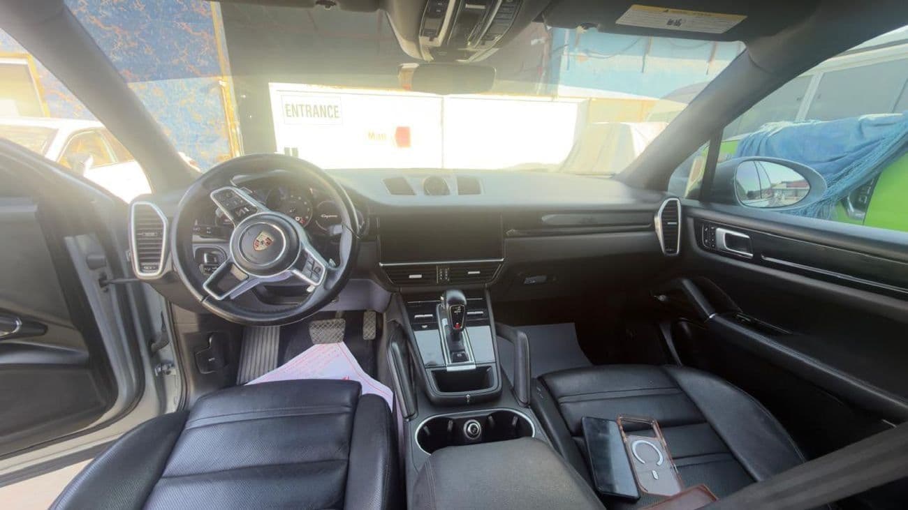 2021 Porsche Cayenne STANDARD thumbnail 5