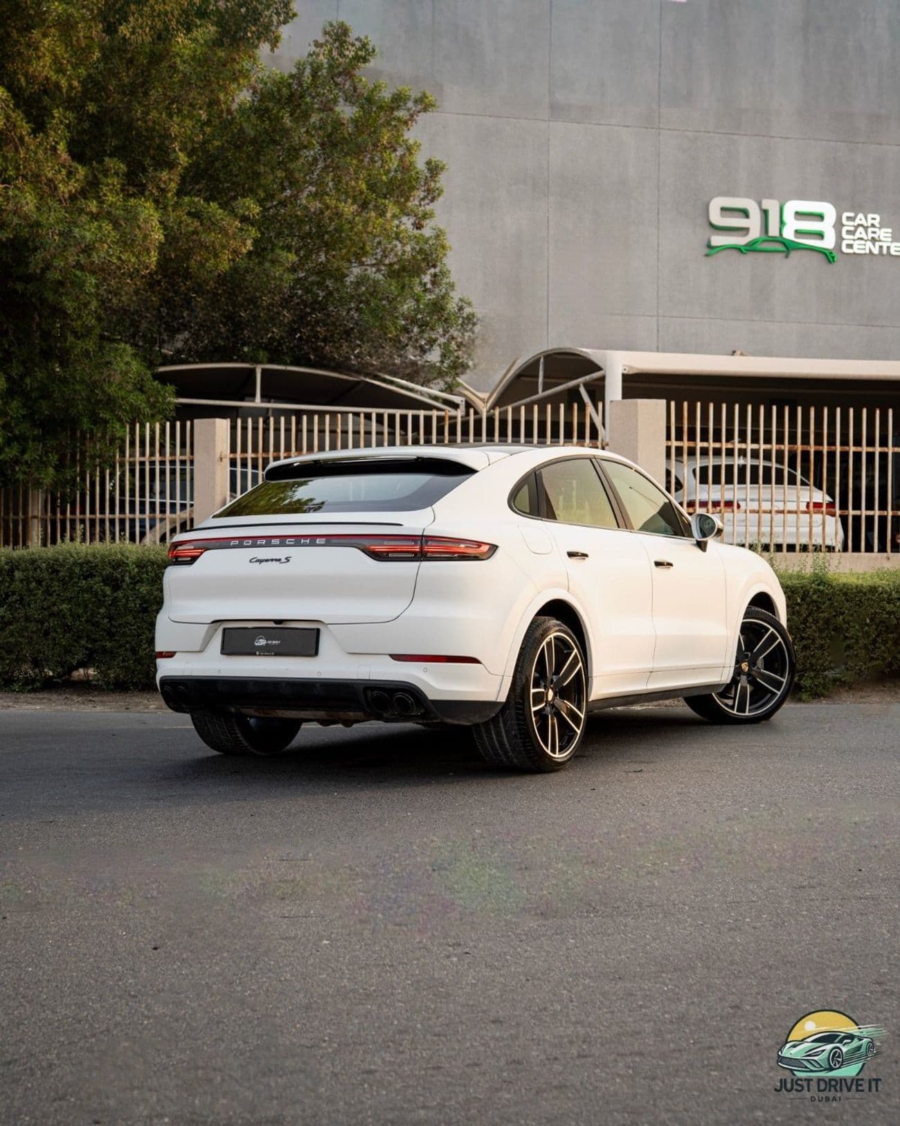 2020 Porsche Cayenne S thumbnail 3