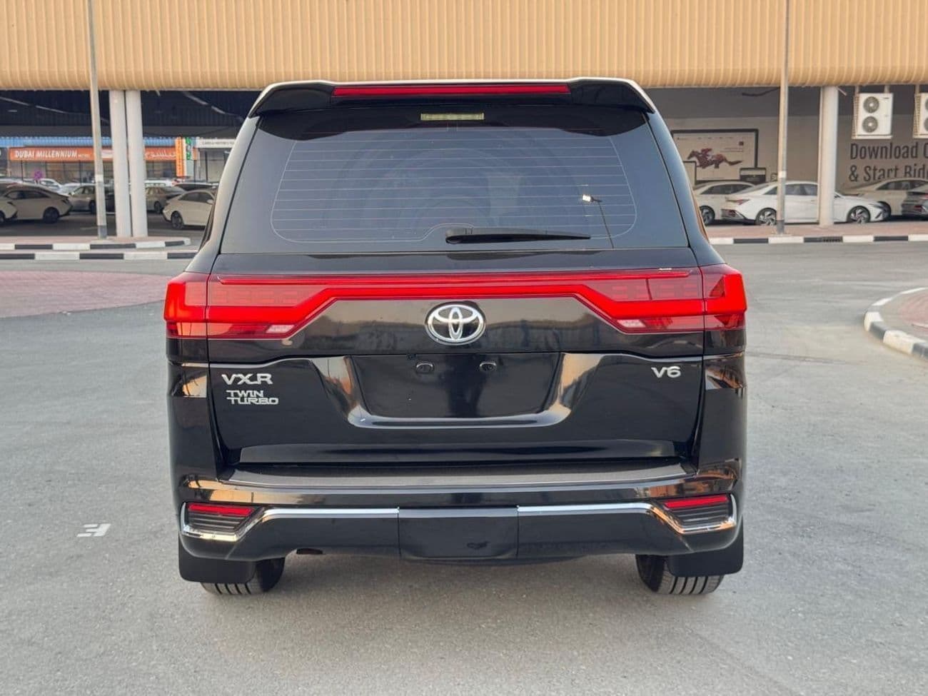 2019 Toyota Land Cruiser Vxr thumbnail 6