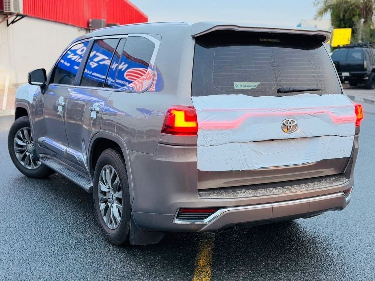 2019 Toyota Land Cruiser GXR thumbnail 4