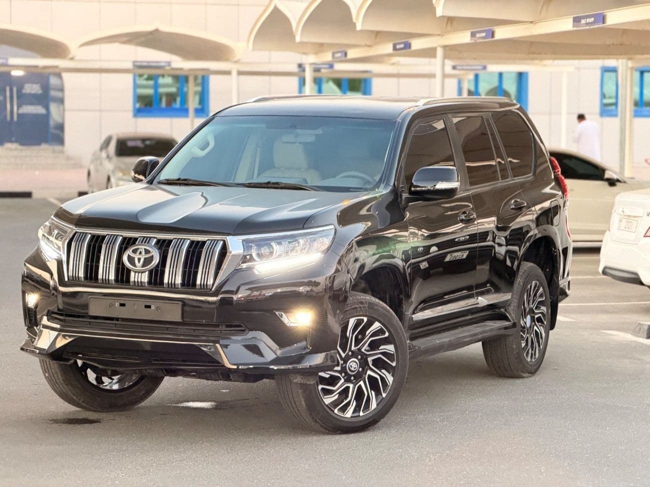 2019 Toyota Prado VXR thumbnail 2