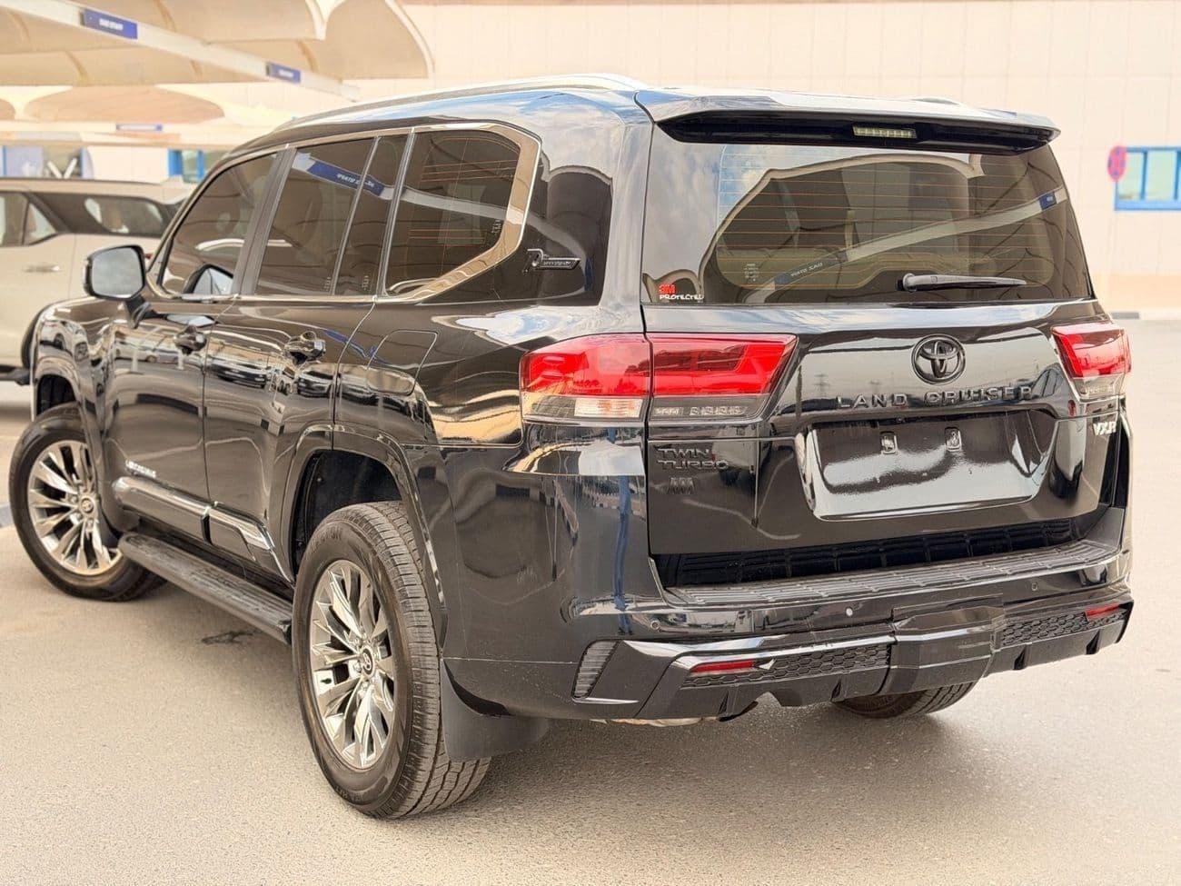 2023 Toyota Land Cruiser GXR thumbnail 6