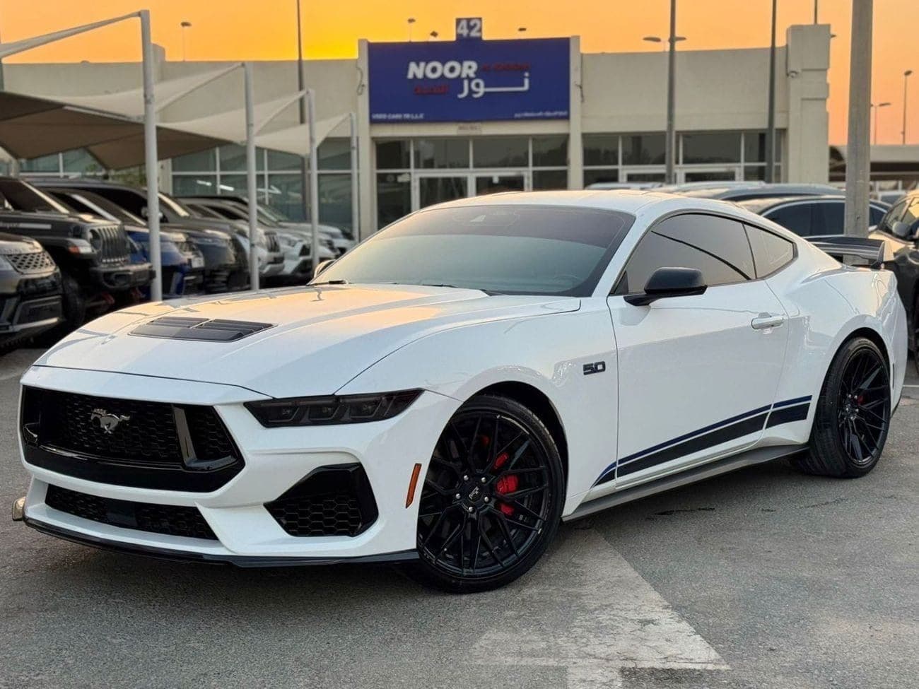 2024 Ford Mustang GT PREMIUM thumbnail 3
