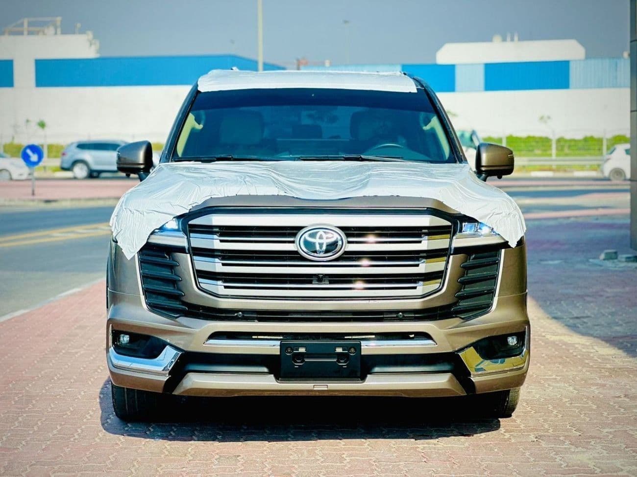 2016 Toyota Land Cruiser thumbnail 3