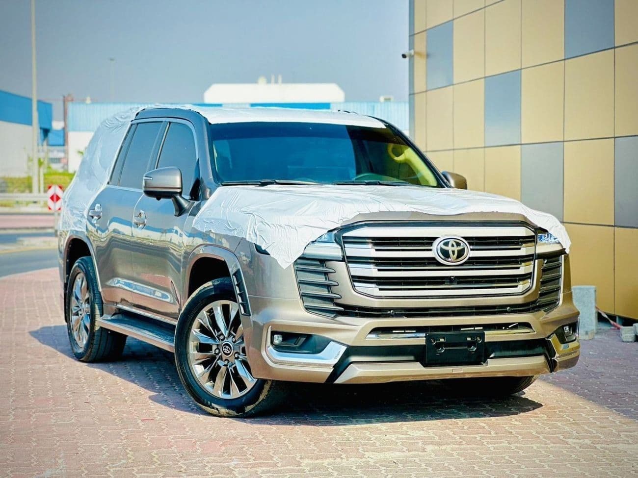 2016 Toyota Land Cruiser thumbnail 2