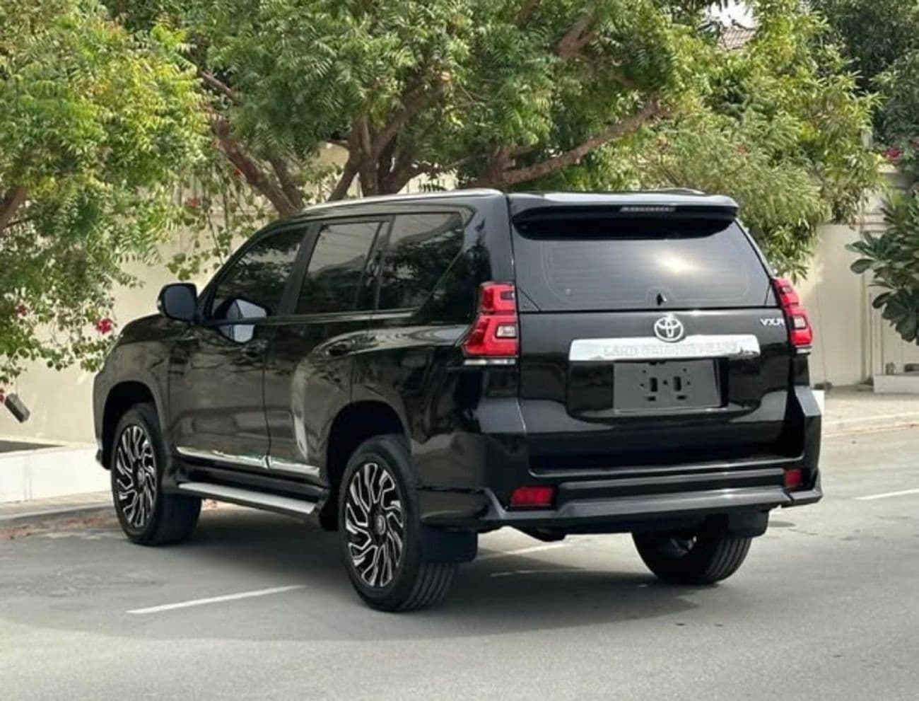 2023 Toyota Prado VXR thumbnail 6
