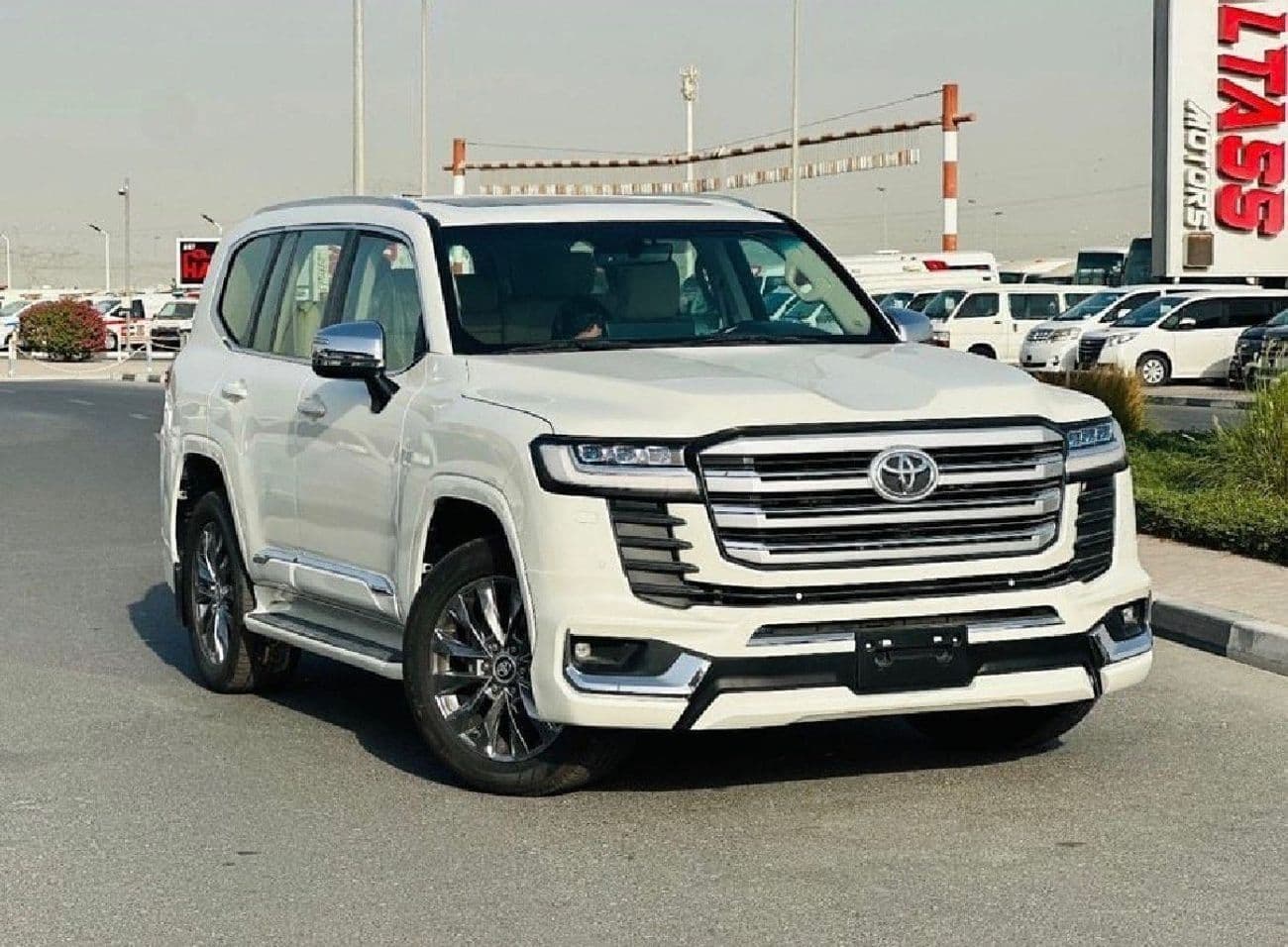 2022 Toyota Land Cruiser GXR thumbnail 6