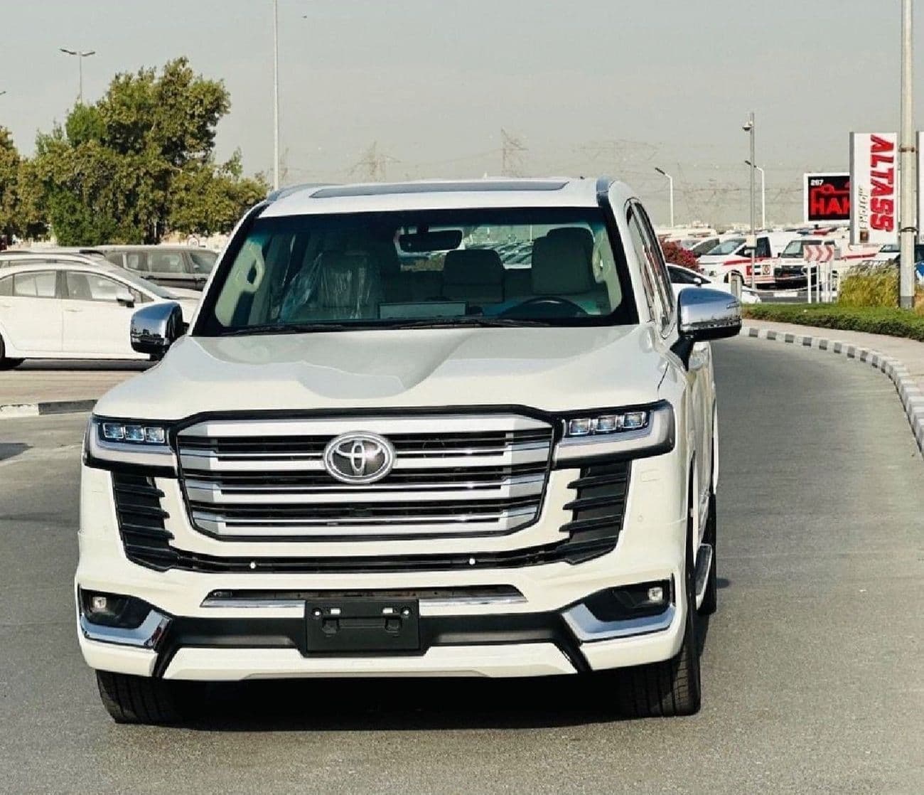 2022 Toyota Land Cruiser GXR thumbnail 8