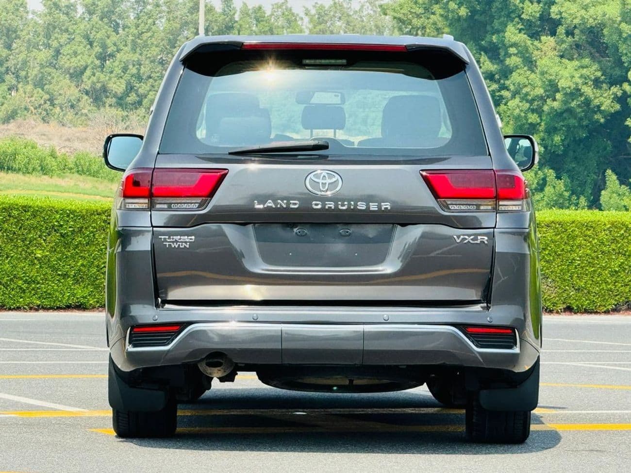 2018 Toyota Land Cruiser VXR thumbnail 5