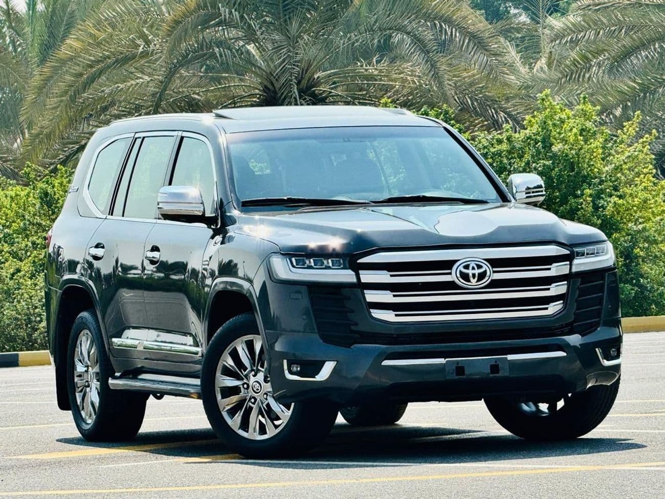 2018 Toyota Land Cruiser VXR thumbnail 2