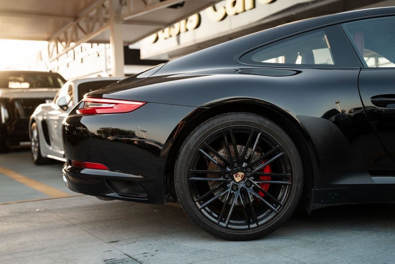 2019 Porsche 911 CARRERA thumbnail 4