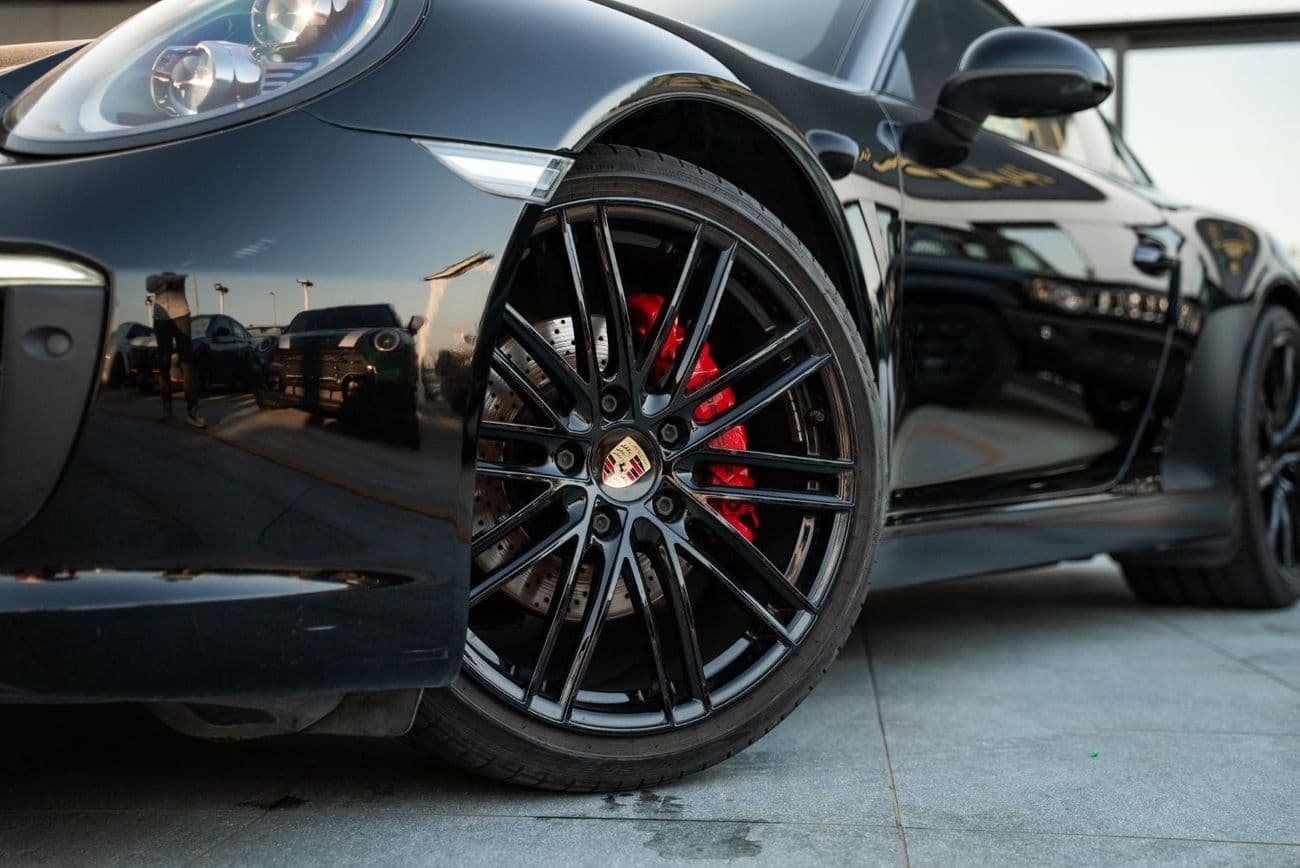 2019 Porsche 911 CARRERA thumbnail 2