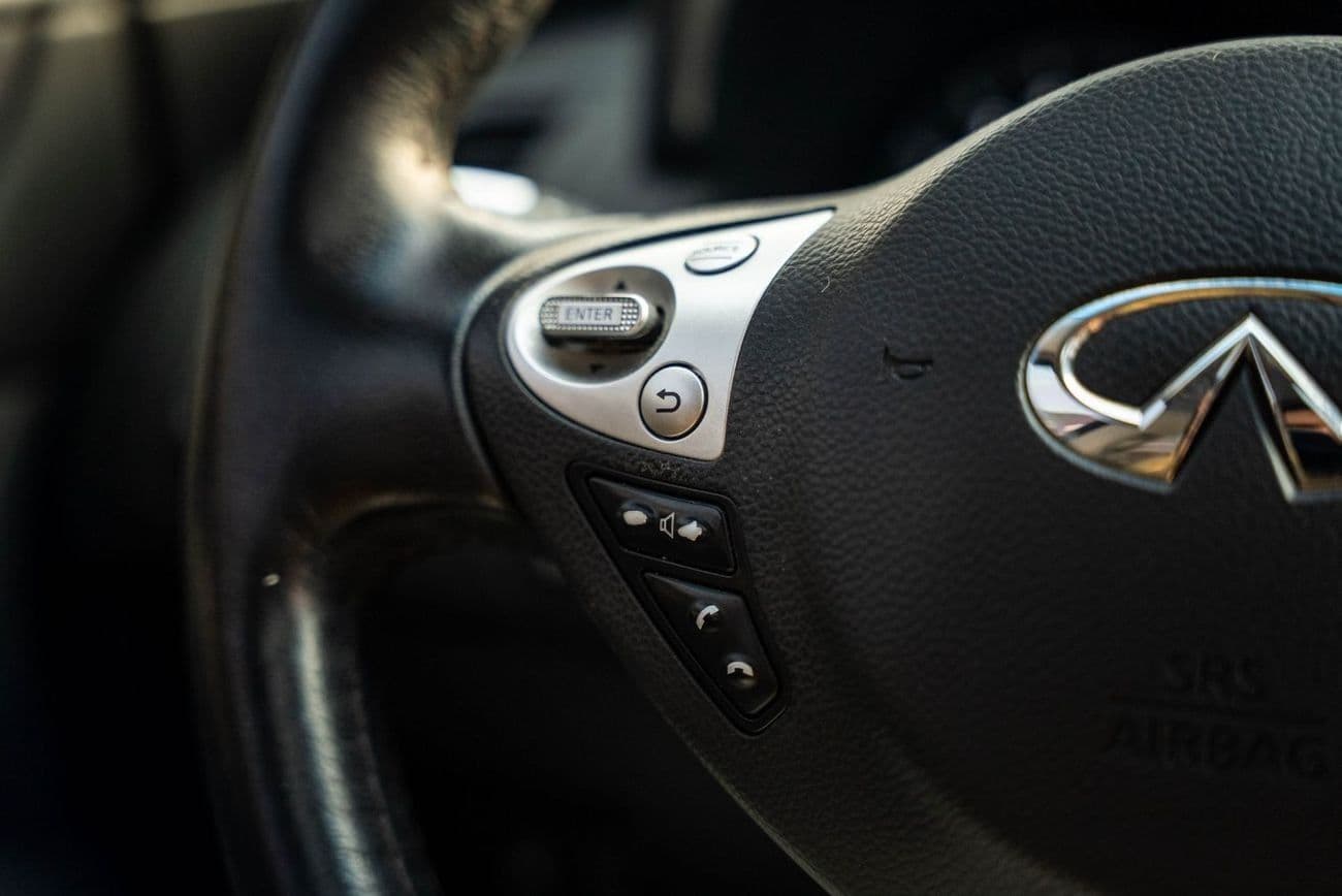 2019 Infiniti QX70 LUXURY thumbnail 6