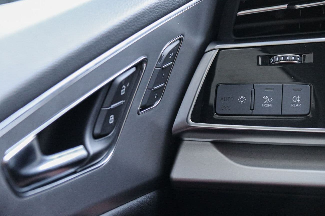 2022 Audi Q8 55 TFSI thumbnail 5