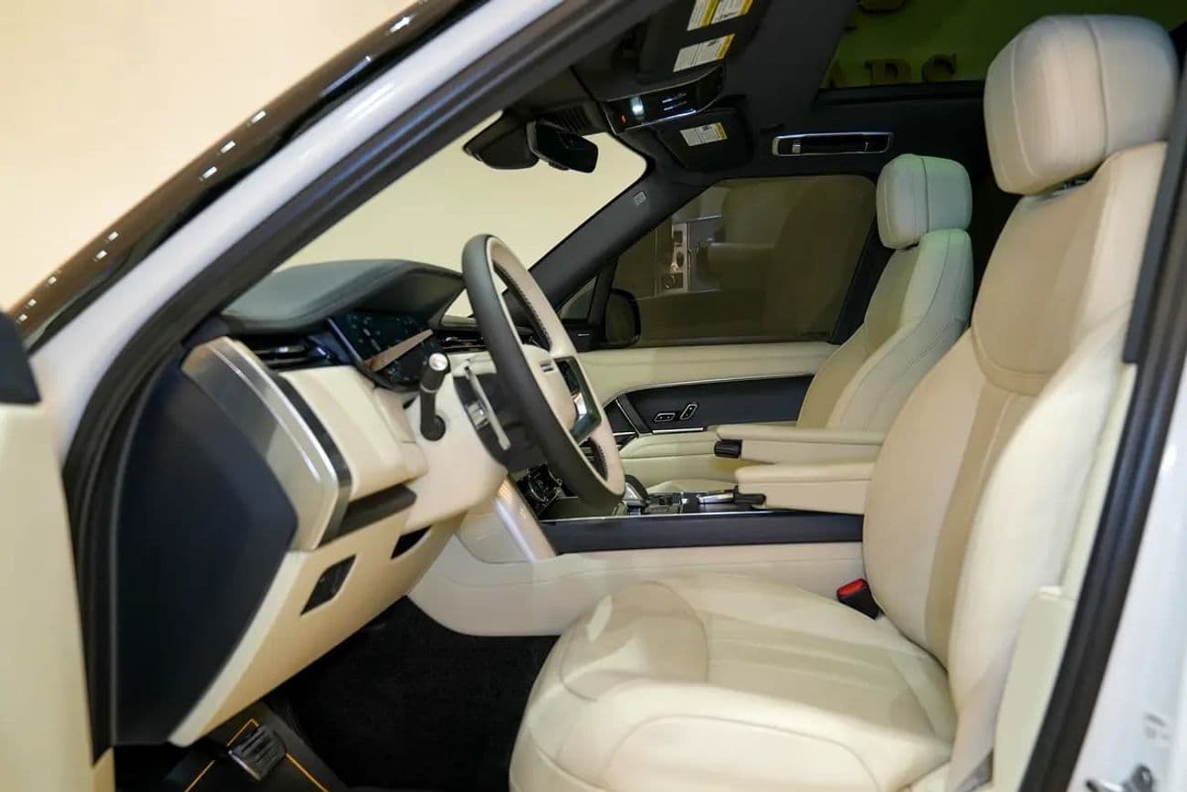 2023 Land Rover Range Rover AUTOBIOGRAPHY P530 thumbnail 4