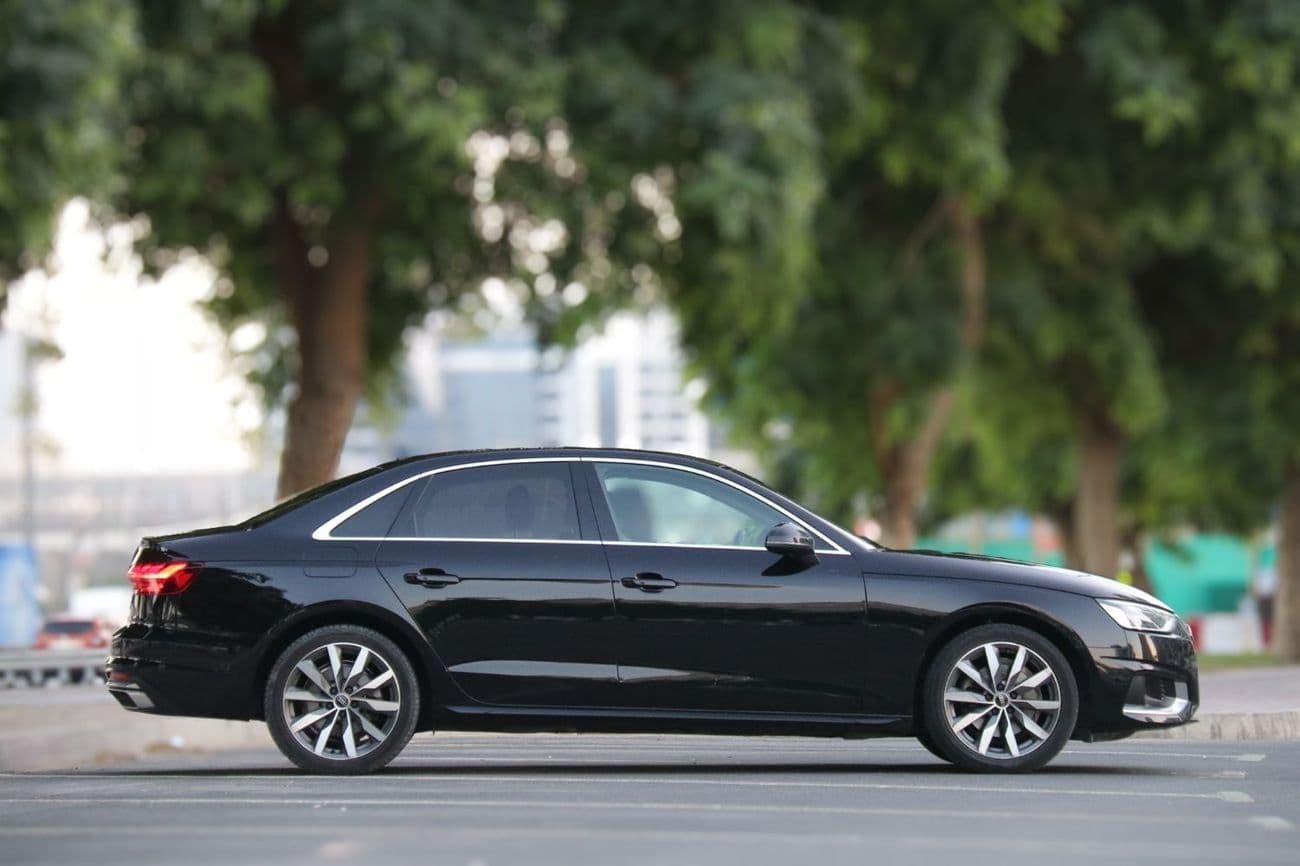 2022 Audi A4 35 TFSI S LINE thumbnail 3