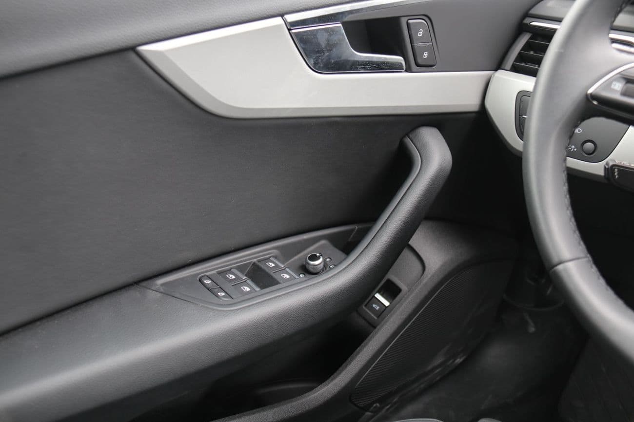 2022 Audi A4 35 TFSI S LINE thumbnail 5