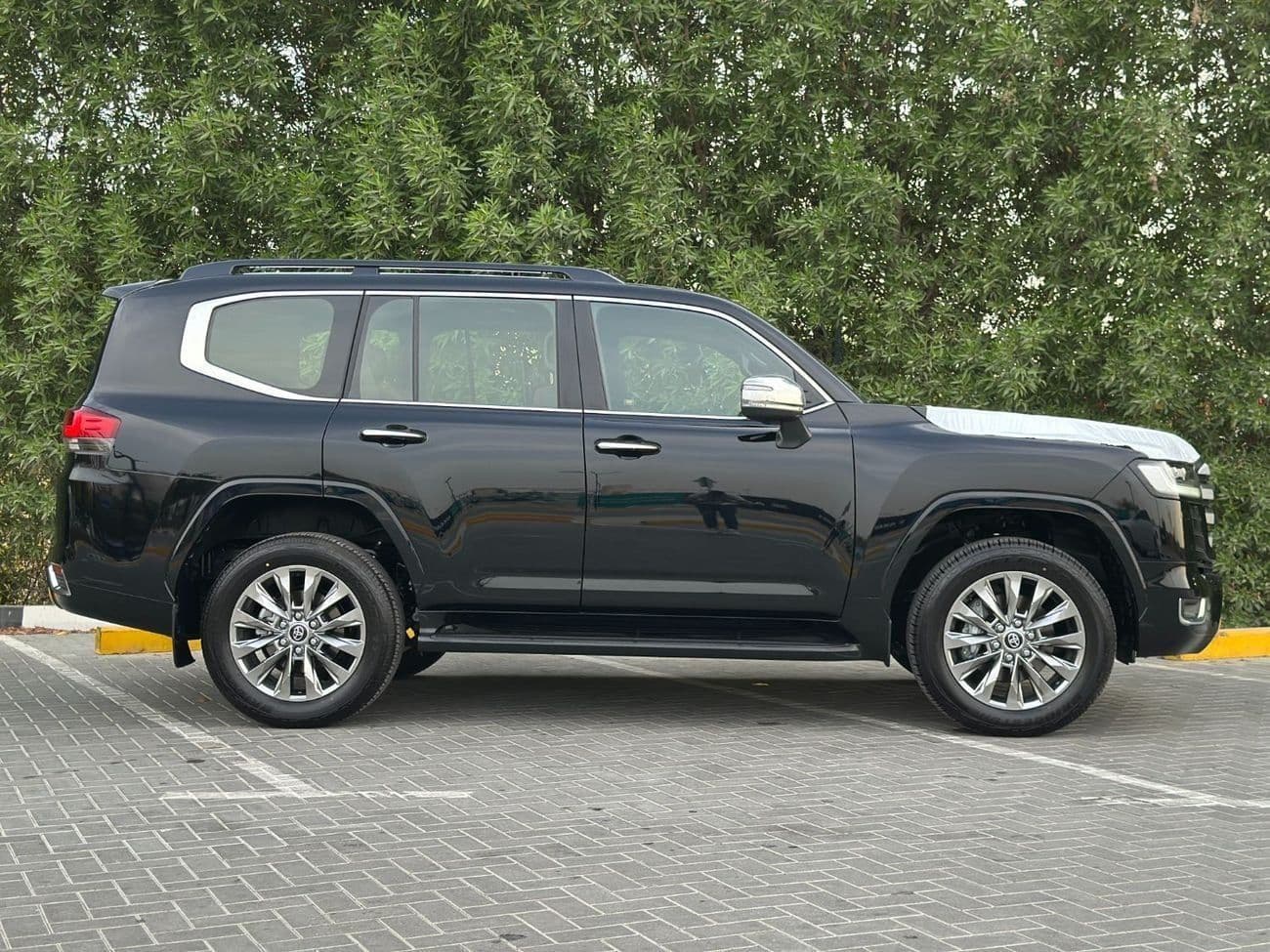 2026 Toyota Land Cruiser VXR thumbnail 7