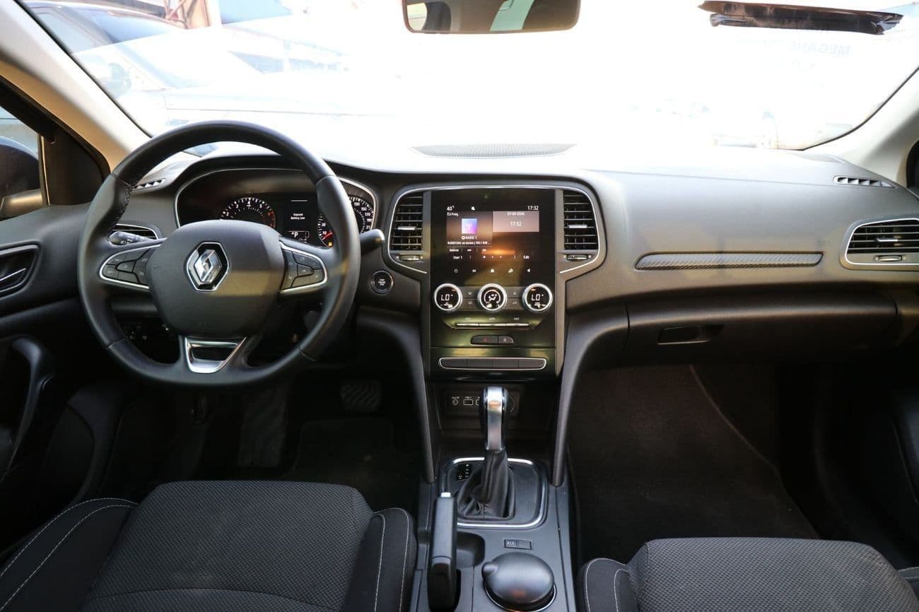 2023 Renault Megane SE thumbnail 8