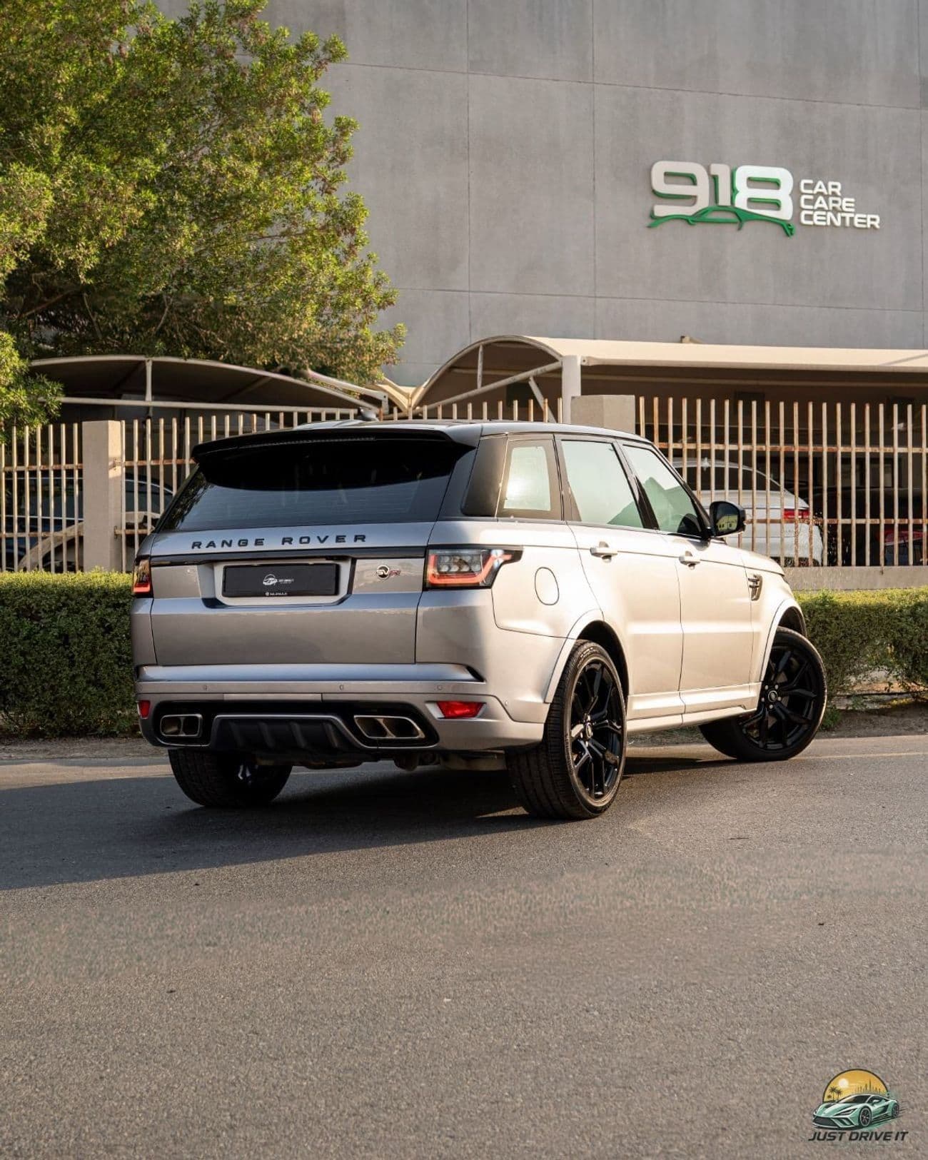 2022 Land Rover Range Rover Sport SVR thumbnail 3