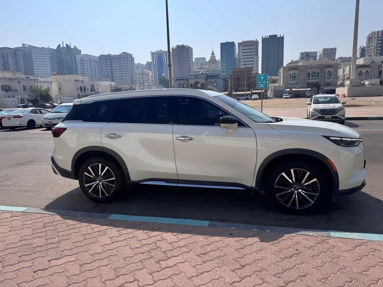 2023 Infiniti QX60 SENSORY thumbnail 3