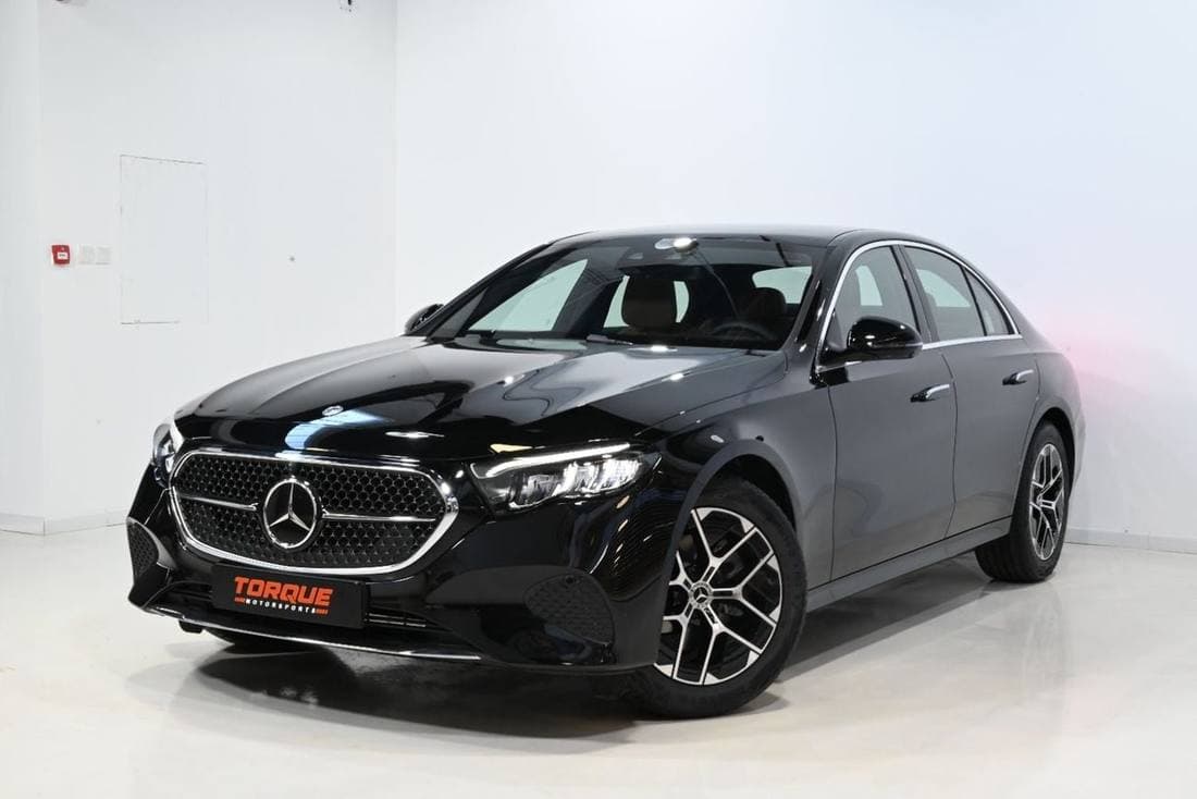 2026 Mercedes Benz E200 STANDARD thumbnail 3