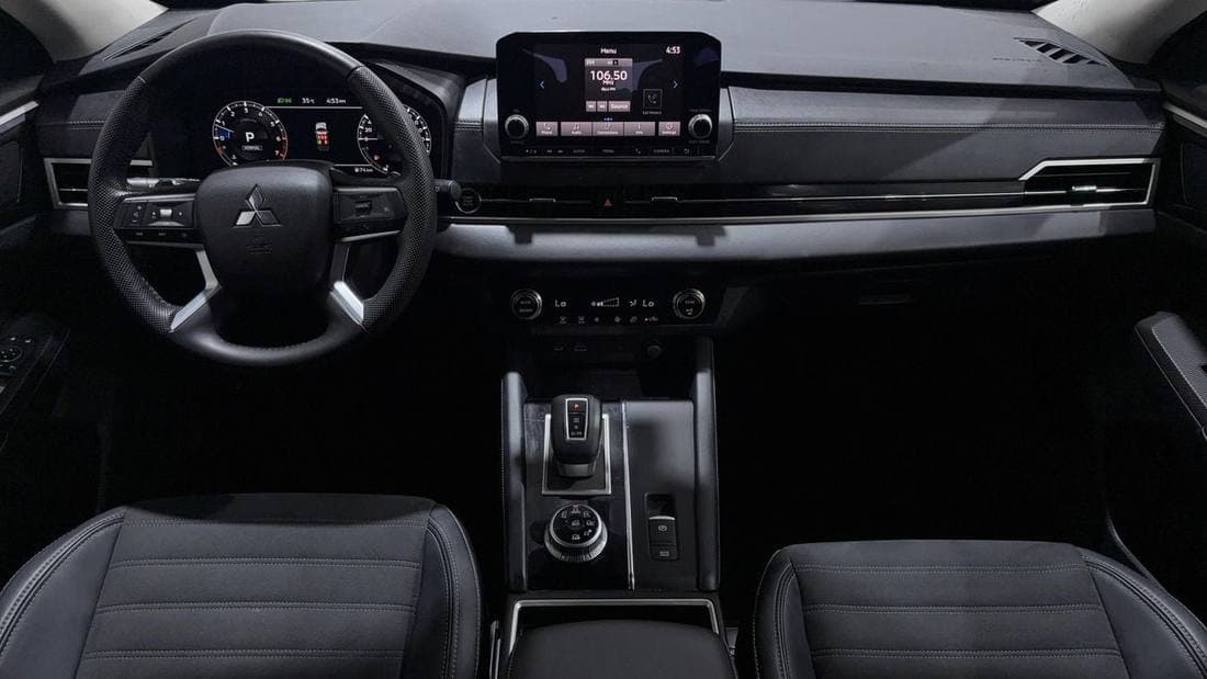 2023 Mitsubishi Outlander thumbnail 7