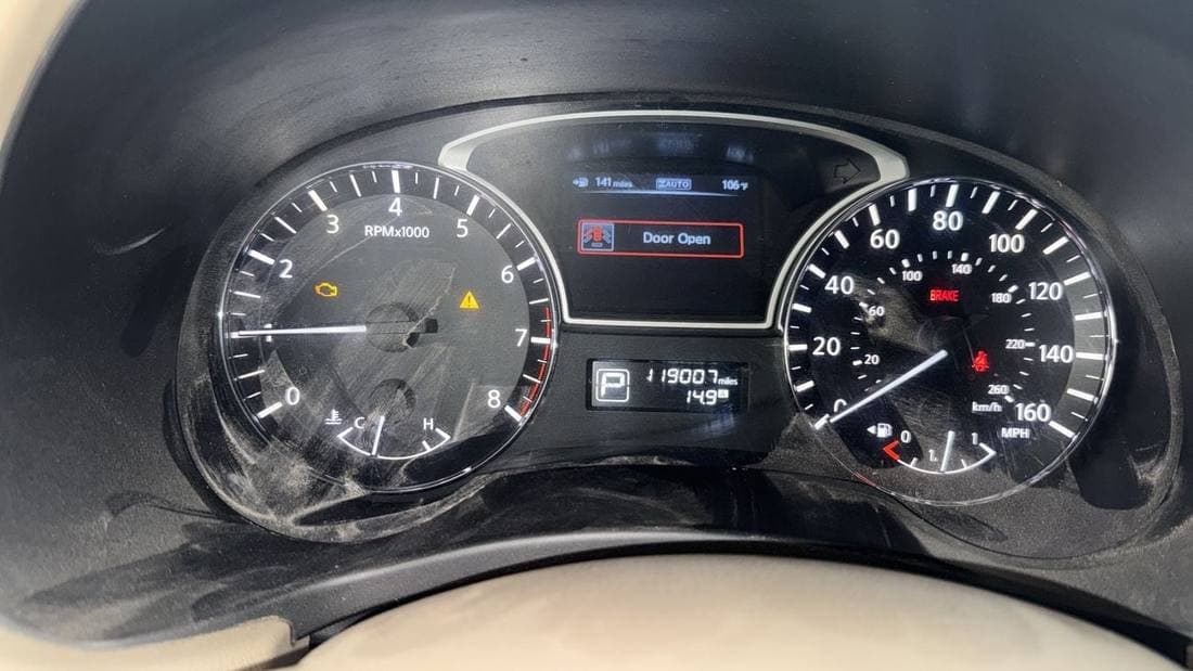 2013 Nissan Pathfinder SV thumbnail 7