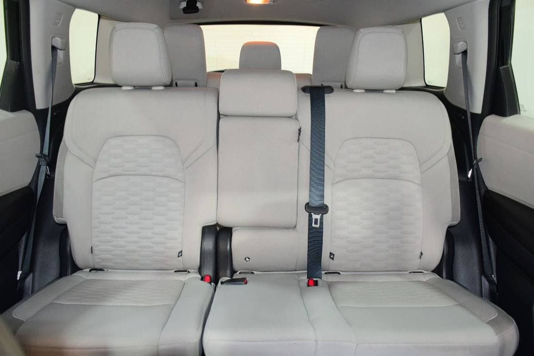 2025 Nissan Pathfinder S thumbnail 7
