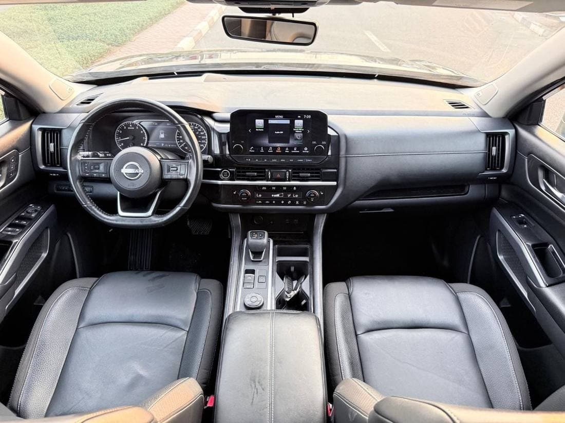 2023 Nissan Pathfinder SL thumbnail 5
