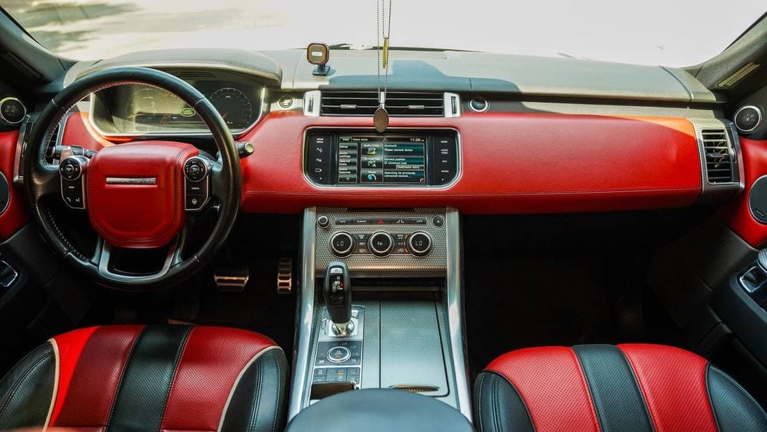 2015 Land Rover Range Rover Sport SVR thumbnail 8